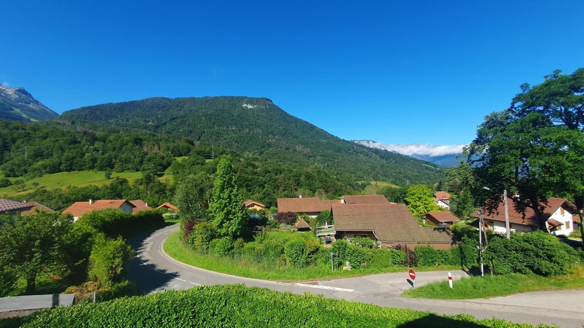 Agreable T3 Entre Lac Et Montagne Seythenex Exterior photo